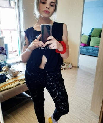 У меня есть все, чтобы сделать наше свидание незабываемым: соблазнительное тело, ненасытная страсть и интеллект, который заставит тебя влюбиться в меня с первого взгляда. Со мной ты сможешь отдохнуть от повседневной рутины и окунуться в мир наслаждения. Мои услуги широки и разнообразны, я открыта для экспериментов и новых впечатлений. Мои клиенты говорят, что я - лучшая в Москве! Посмотри фото, и ты поймешь, насколько я сексуальна. Жду тебя в Москве для незабываемого свидания! 💋🌟😈🔥 11080, 20 лет